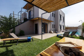 Iron Villas - Idaia & Rea, By ThinkVilla
